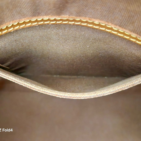 Authentic Louis Vuitton Alma Mm Monogram Satchel Code SDO946 - Picture 9 of 15